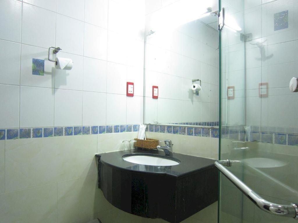 Thien Hoa Hotel Thành Pho Ho Chí Minh Esterno foto