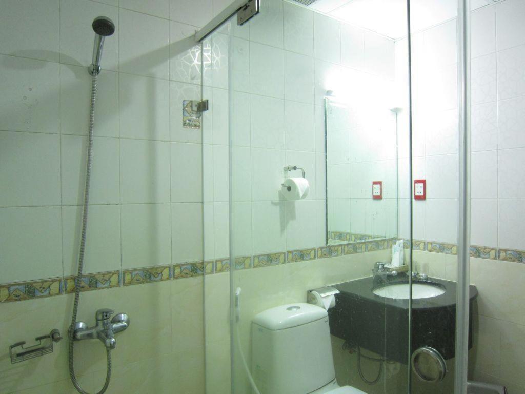 Thien Hoa Hotel Thành Pho Ho Chí Minh Esterno foto